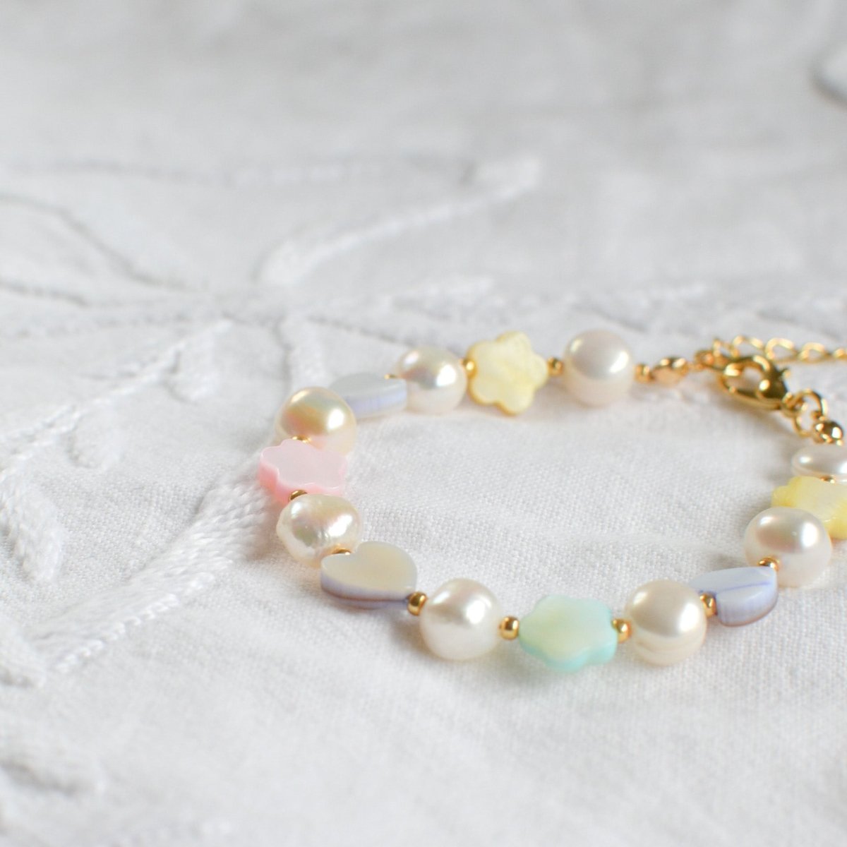 cute beaded pearl bracelet